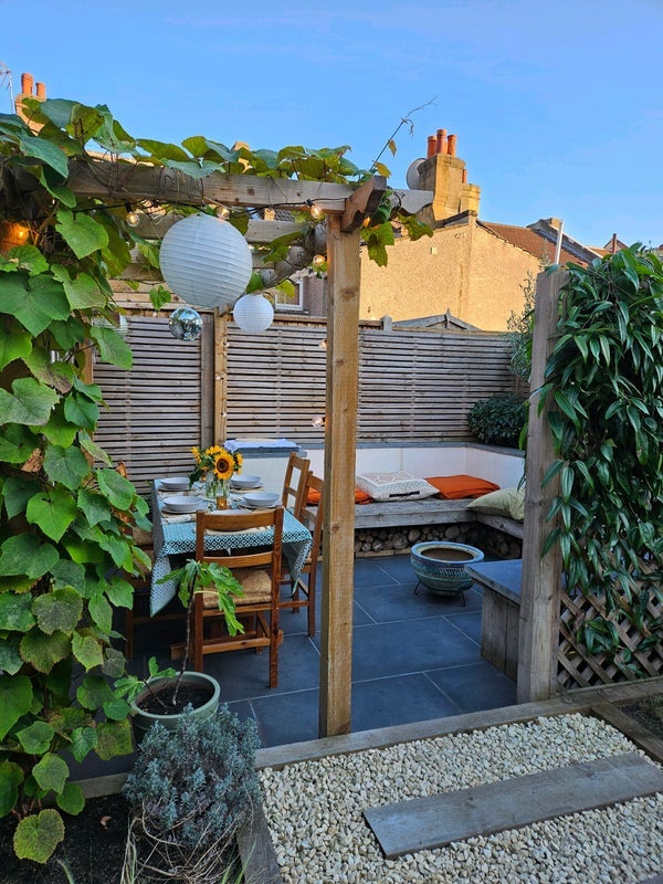 Room Leonard Road in Greater London