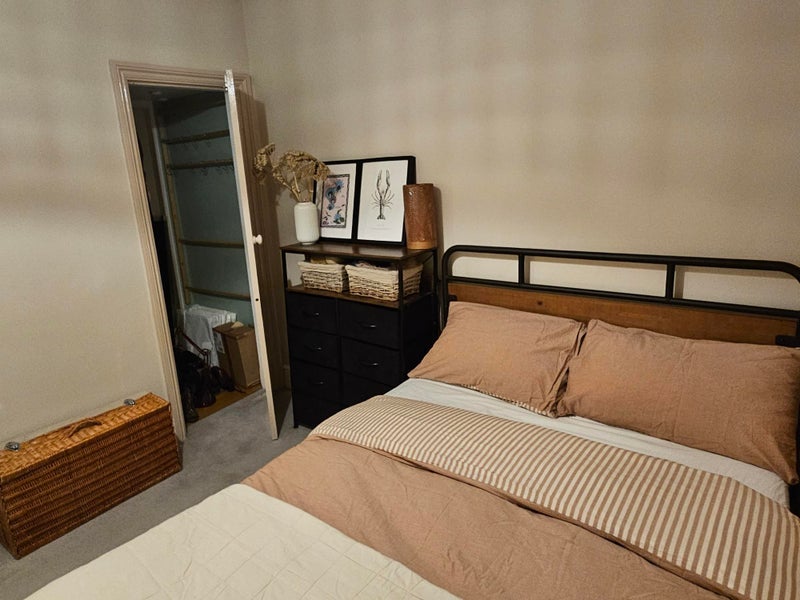 Room Leonard Road in Greater London