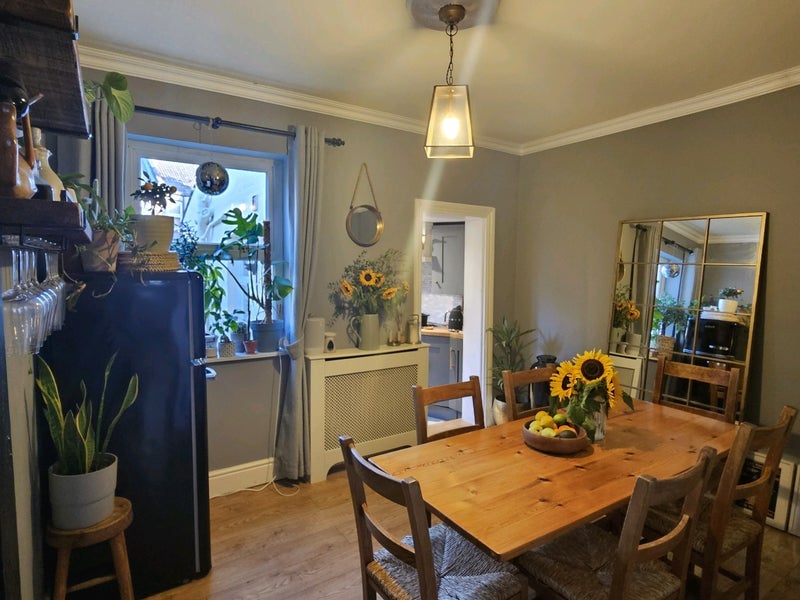 Room Leonard Road in Greater London