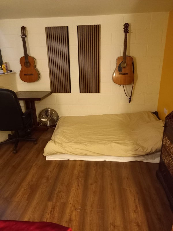 Room Hermitage Road in Greater London