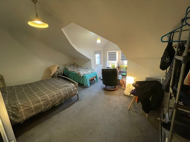 Room Upper Clapton Road in Greater London