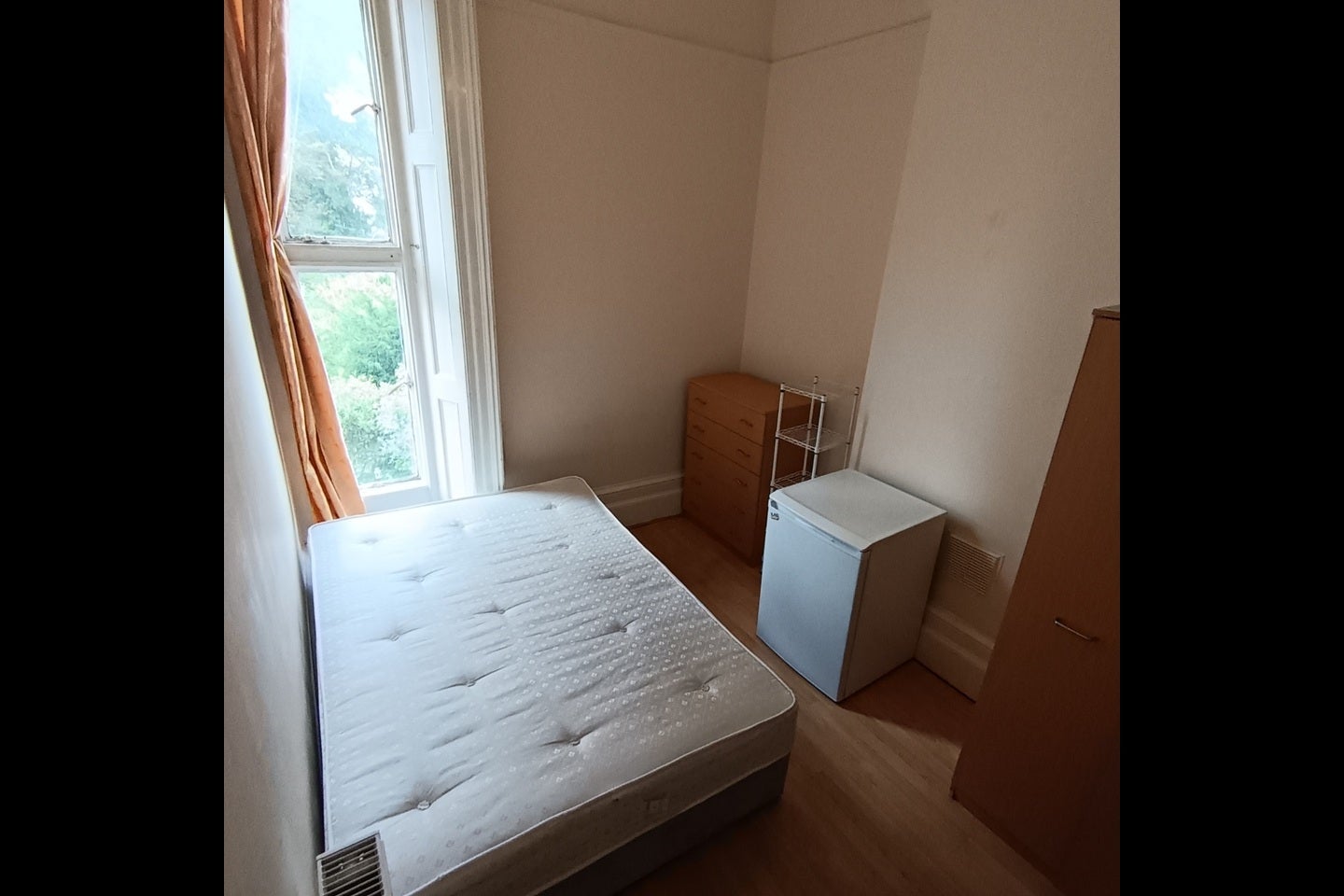 Room Howley Place in City of Westminster