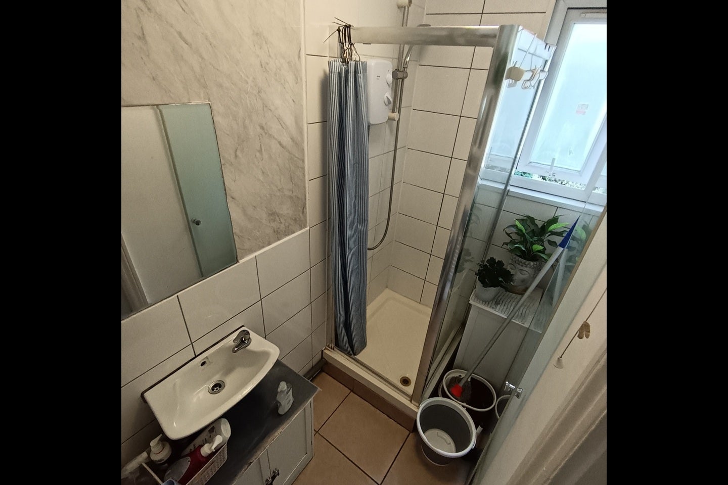 Room Howley Place in City of Westminster