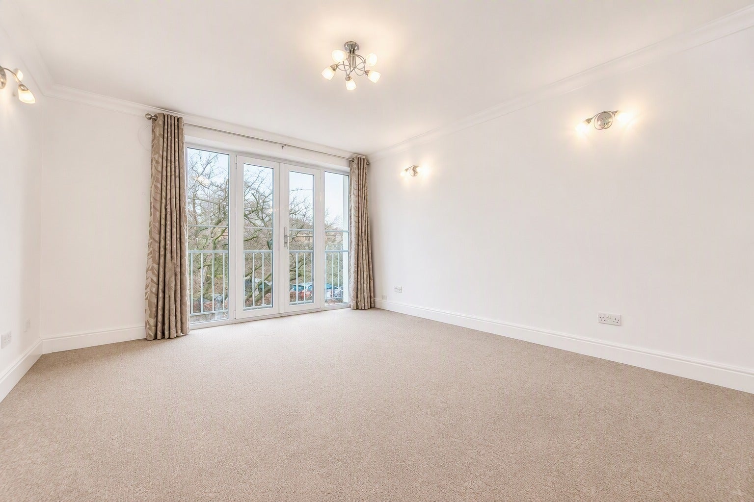 Flat North Walls in Chichester