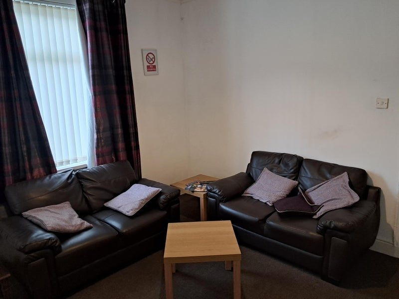 Room Dundee Street in Stoke-on-Trent