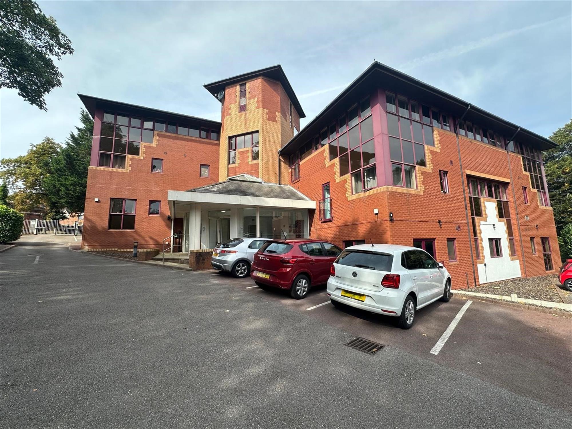 Flat Wickham Road in Fareham