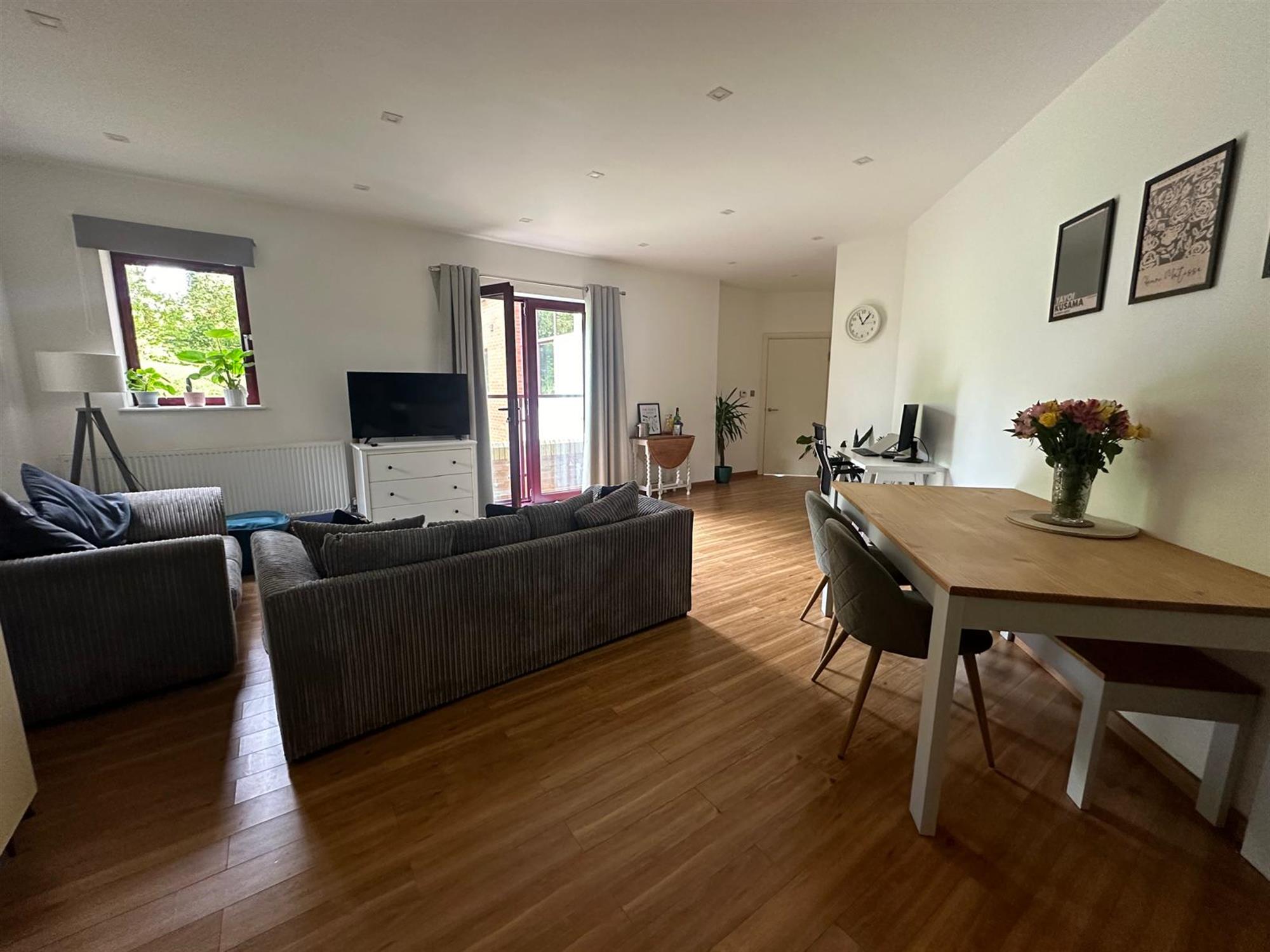 Flat Wickham Road in Fareham
