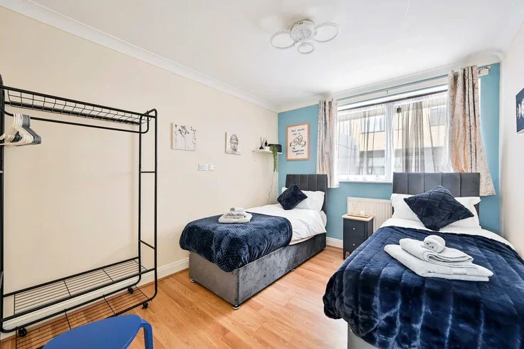 Flat Atherton Mews in Greater London