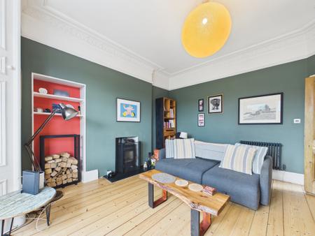 Flat Dudley Grove in City of Edinburgh