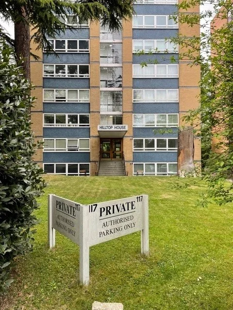 Flat Hornsey Lane in Greater London