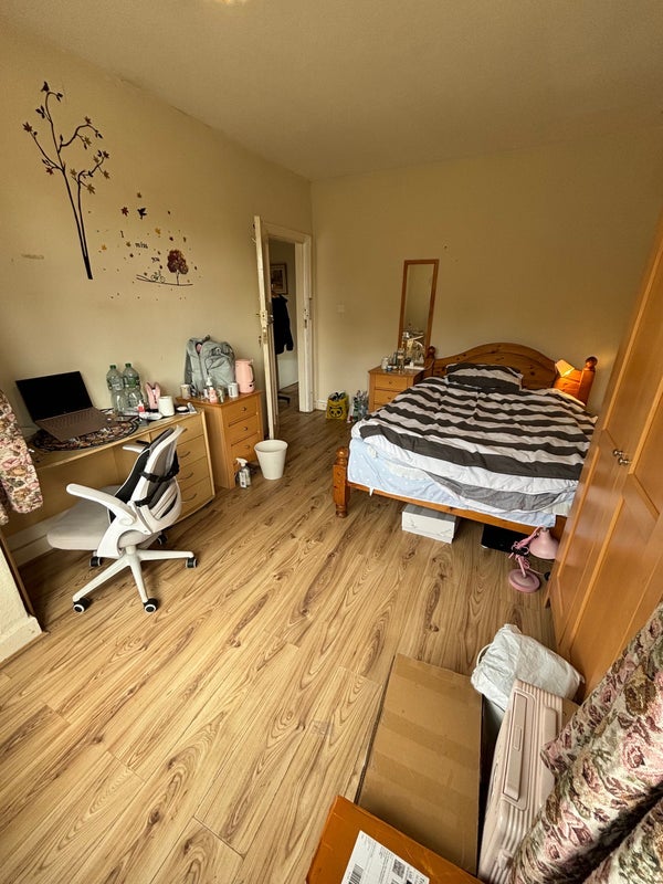 Room Harborne Park Road in Birmingham