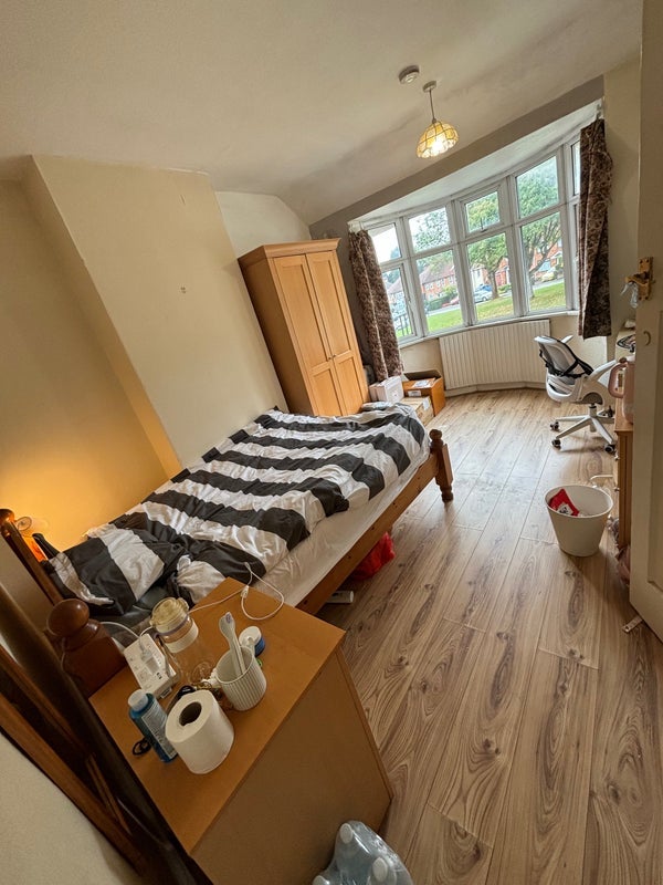 Room Harborne Park Road in Birmingham