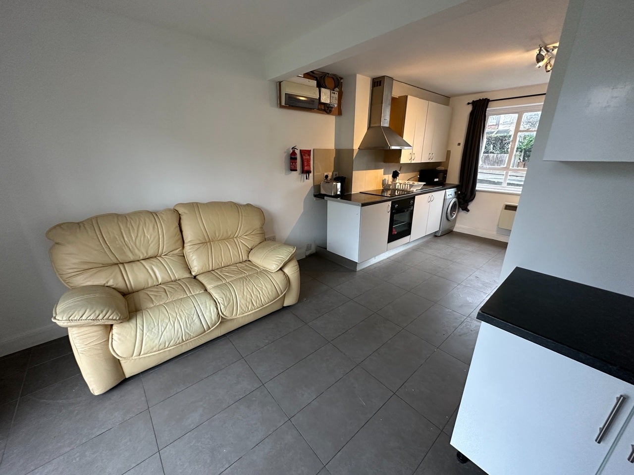 Room High Road in Greater London