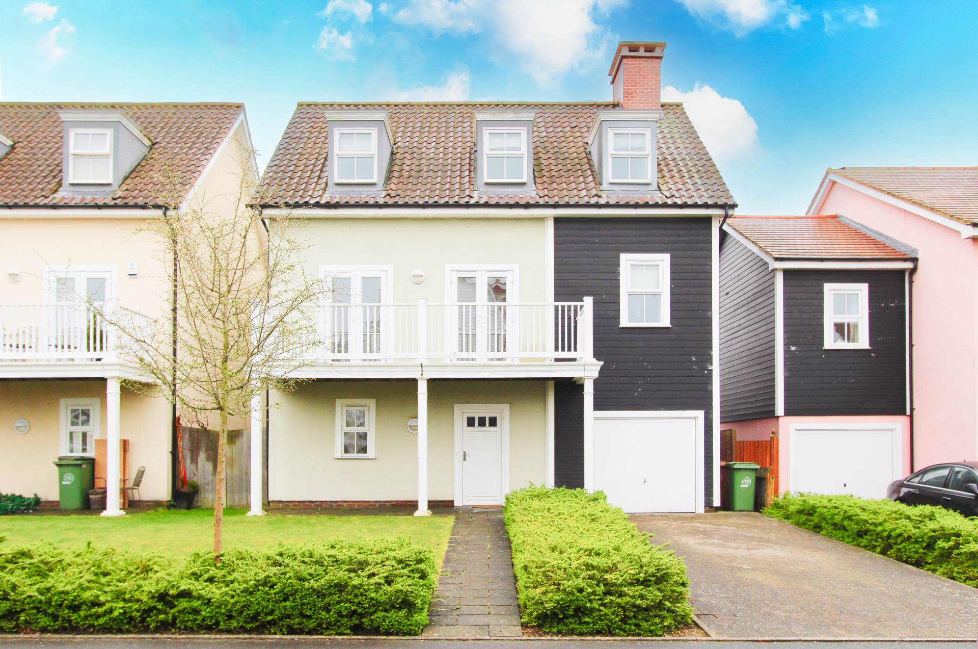 House Beaumont Drive in Greater London