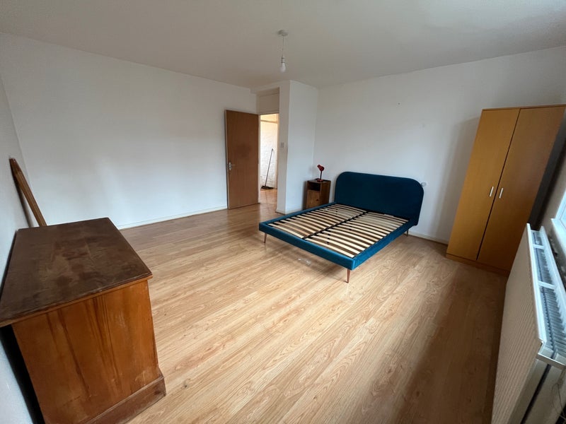 Room Homerton Road in Greater London