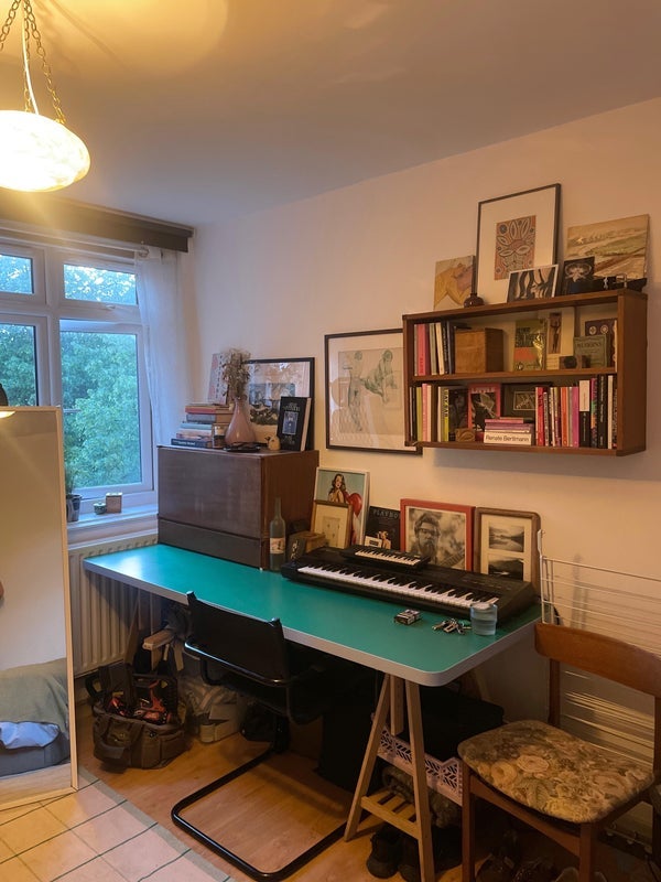 Room Homerton Road in Greater London