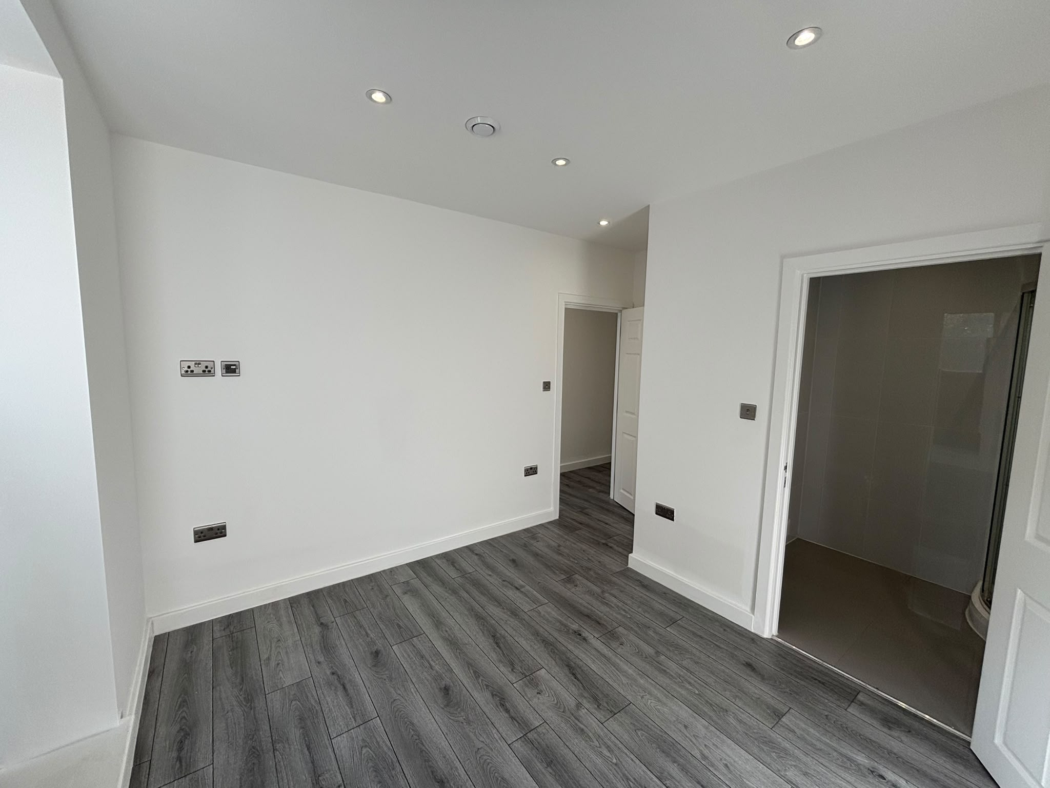 Flat Woolwich Road in Greater London