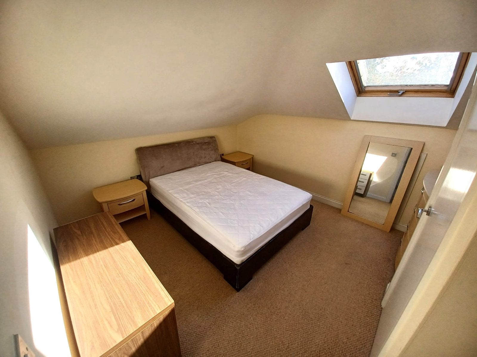 Flat Stonegate Road in Leeds