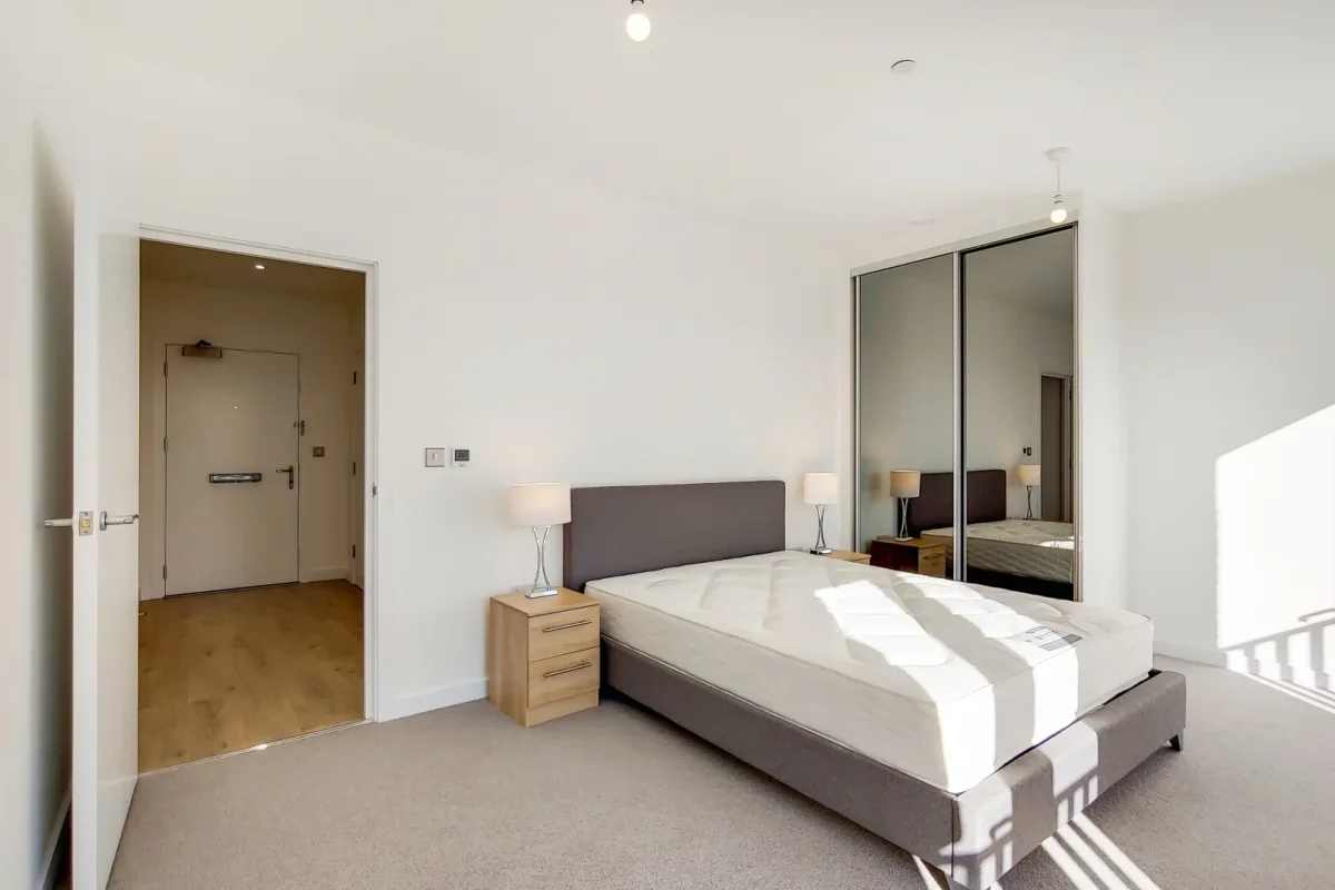 Flat Armada Way in Greater London