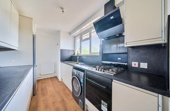 Flat Wickham Road in Greater London