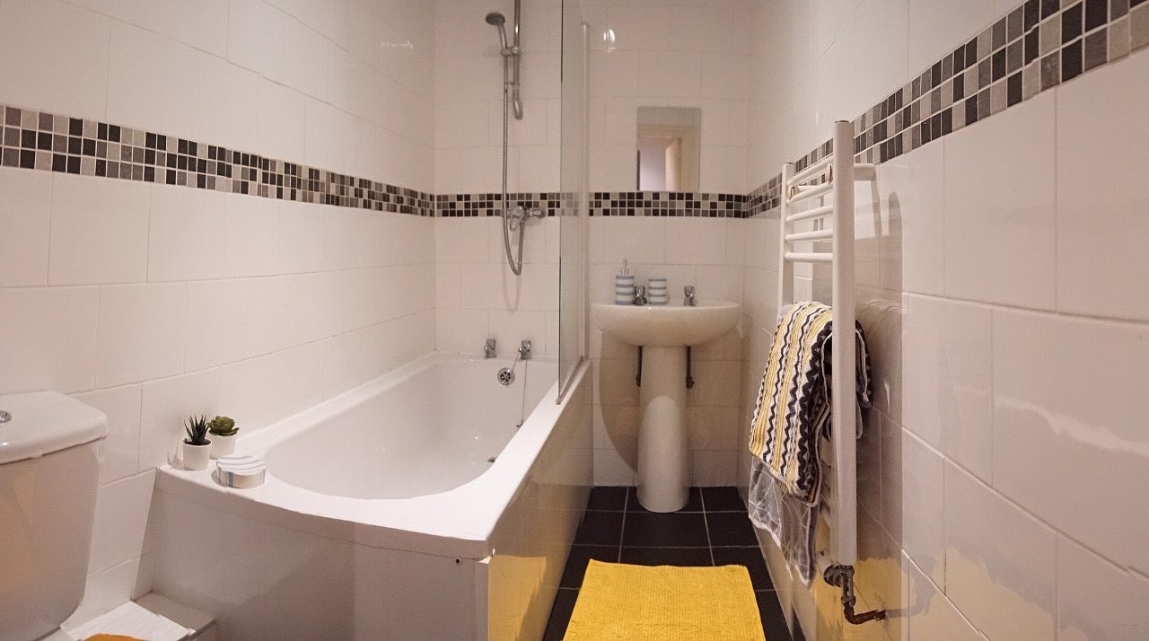 Flat Addycombe Terrace in Newcastle upon Tyne
