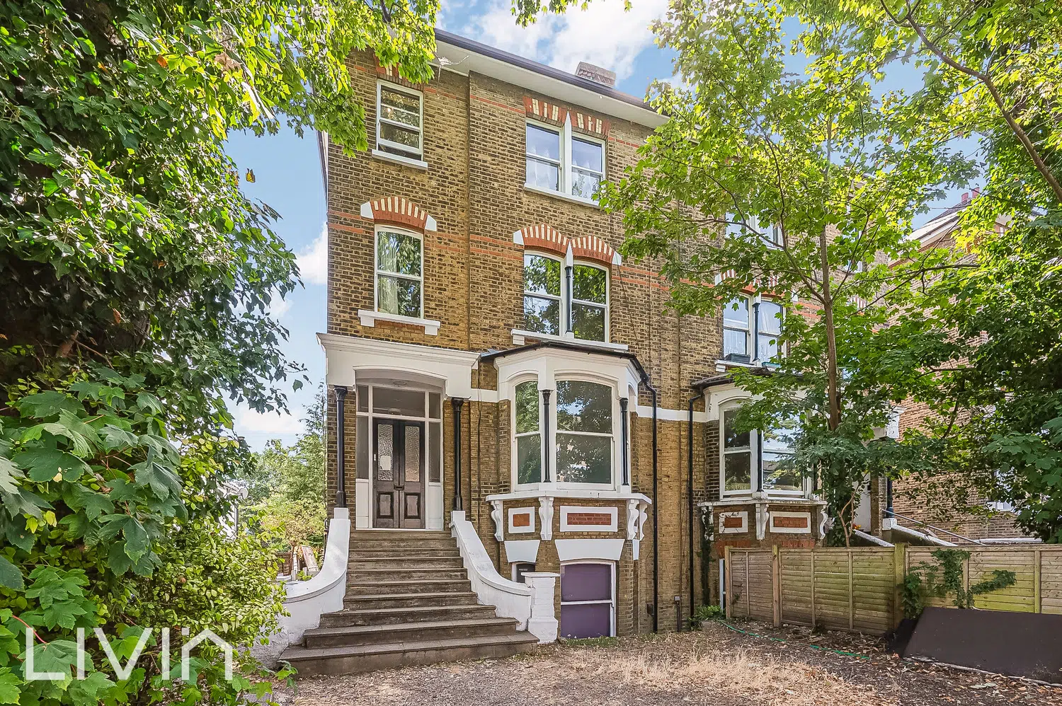 Flat Canning Road in Greater London