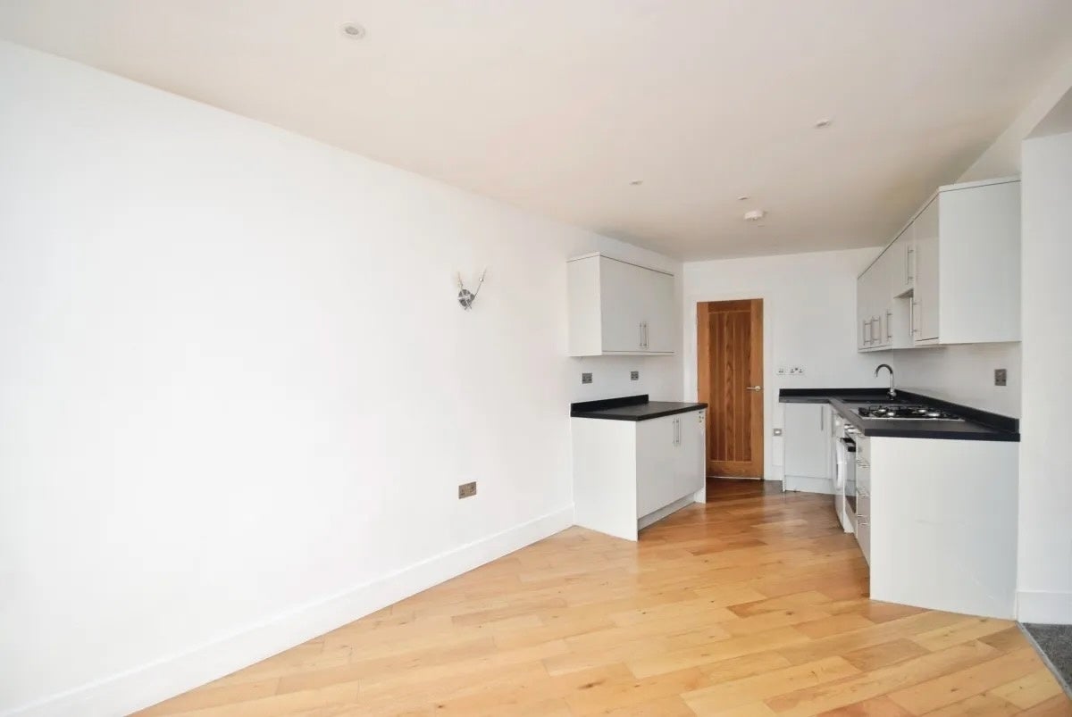 Flat Westmead Road in Greater London