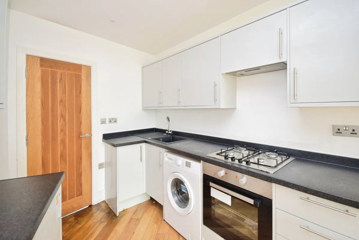 Flat Westmead Road in Greater London