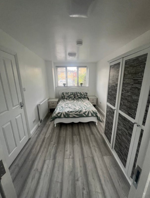 Room Peverel in Greater London