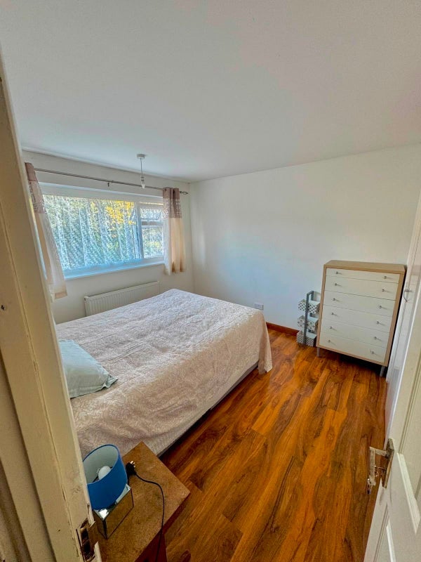 Room Weald Drive in Crawley