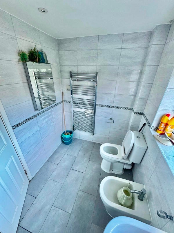 Room Weald Drive in Crawley