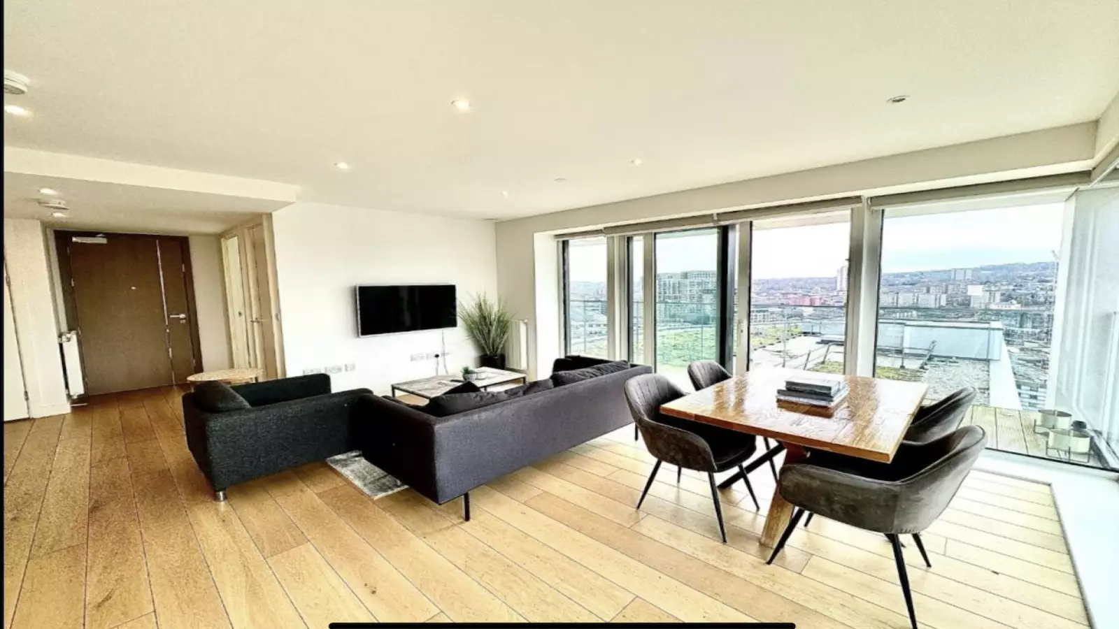 Flat Royal Carriage Mews in Greater London