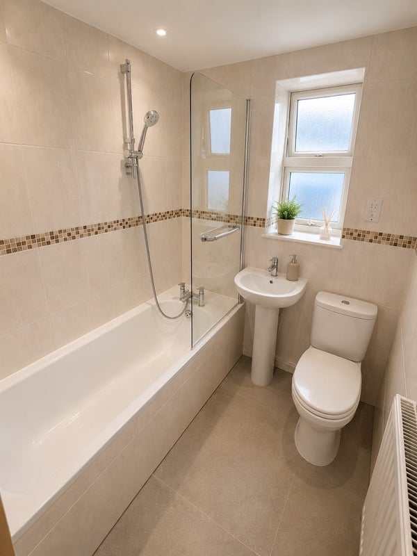 Room East India Dock Road in Greater London