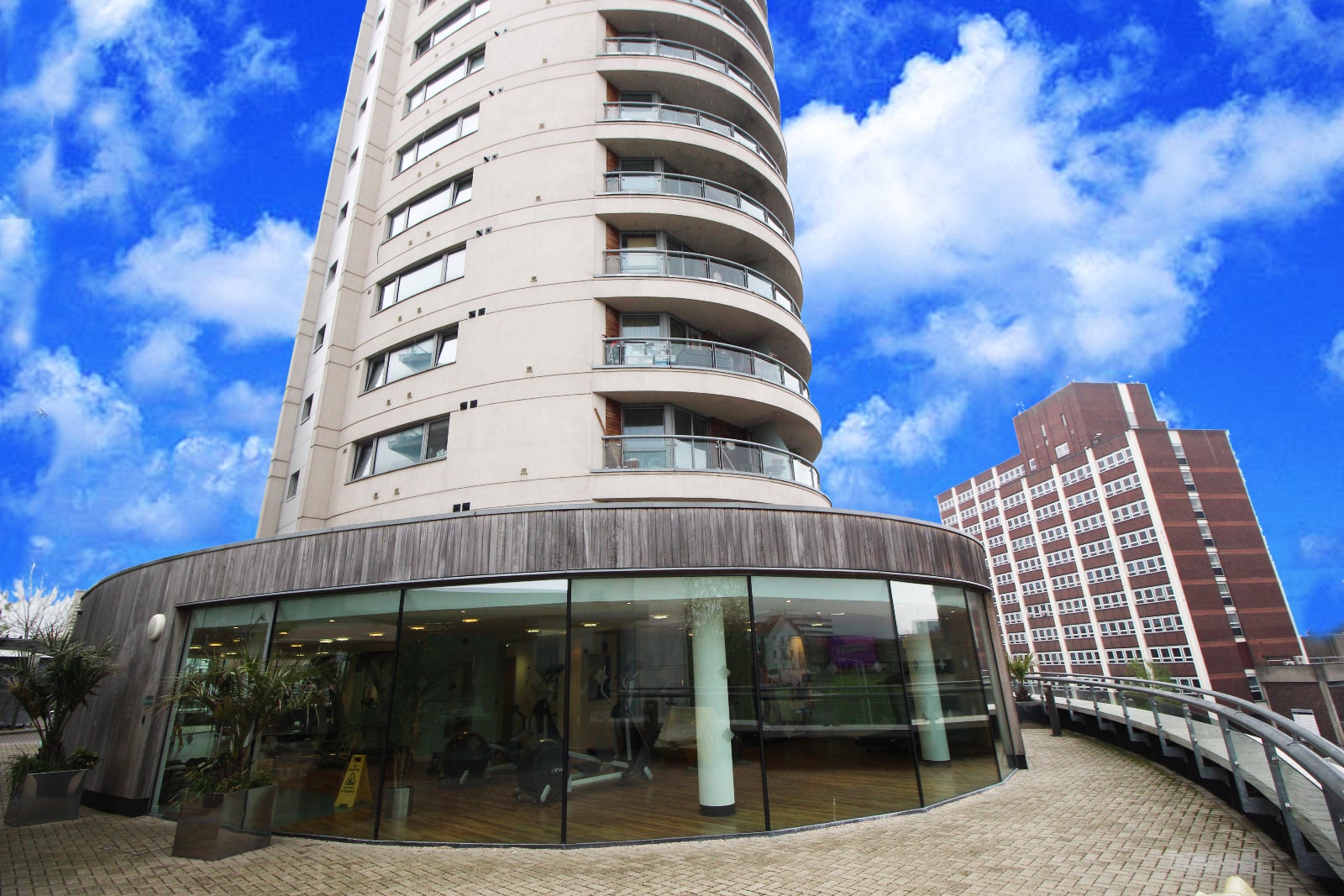 Flat Mercury Gardens in Greater London