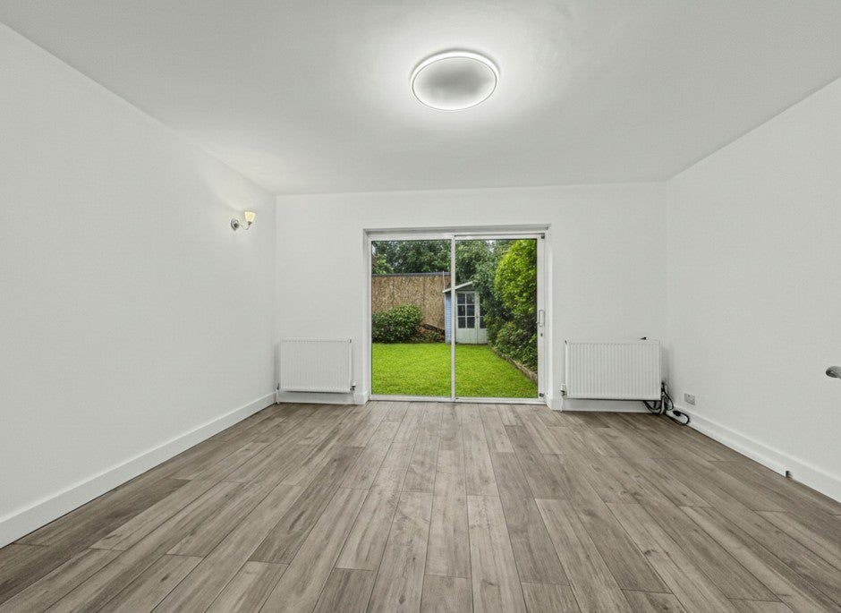 House Rockingham Parade in Greater London