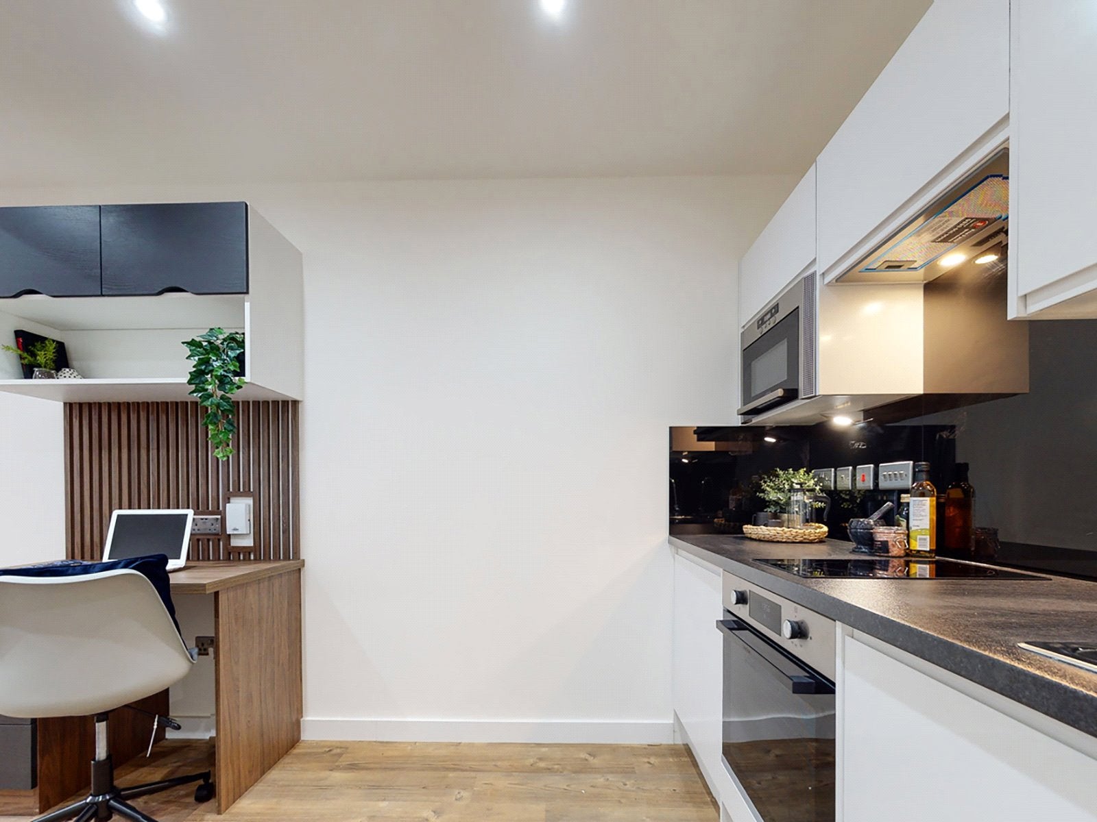 Flat Clarendon Road in Leeds