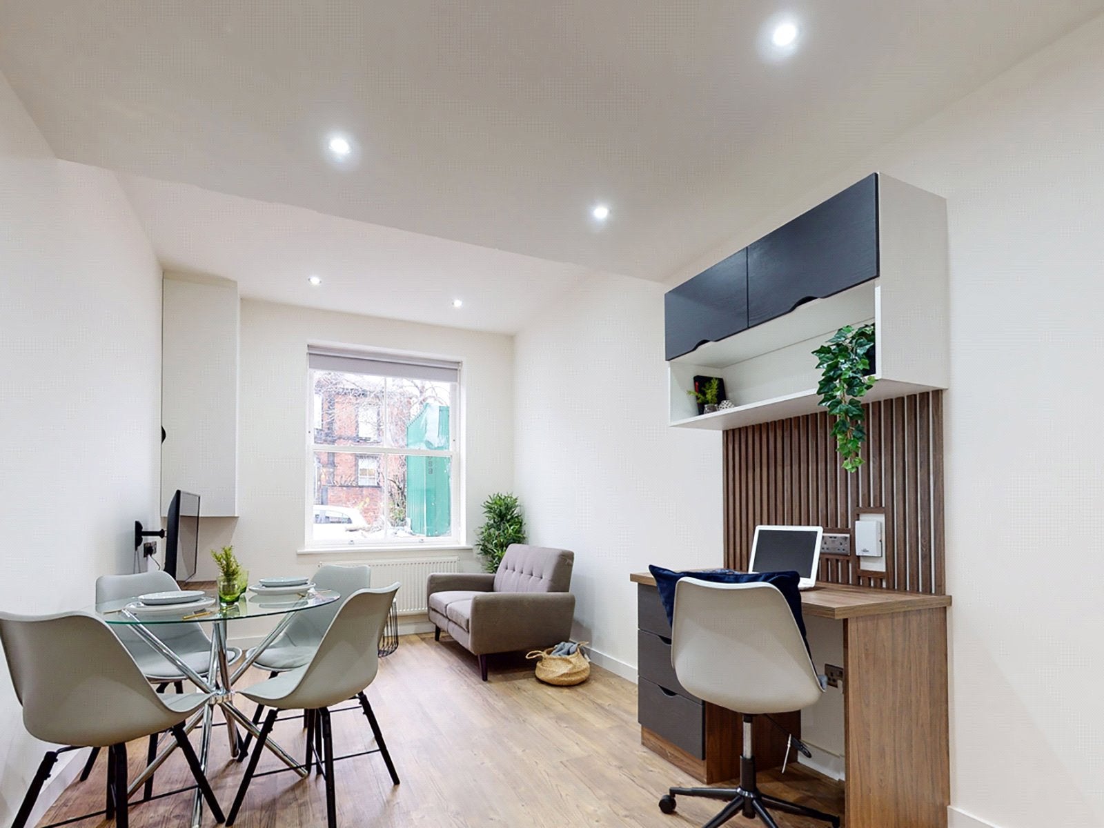 Flat Clarendon Road in Leeds