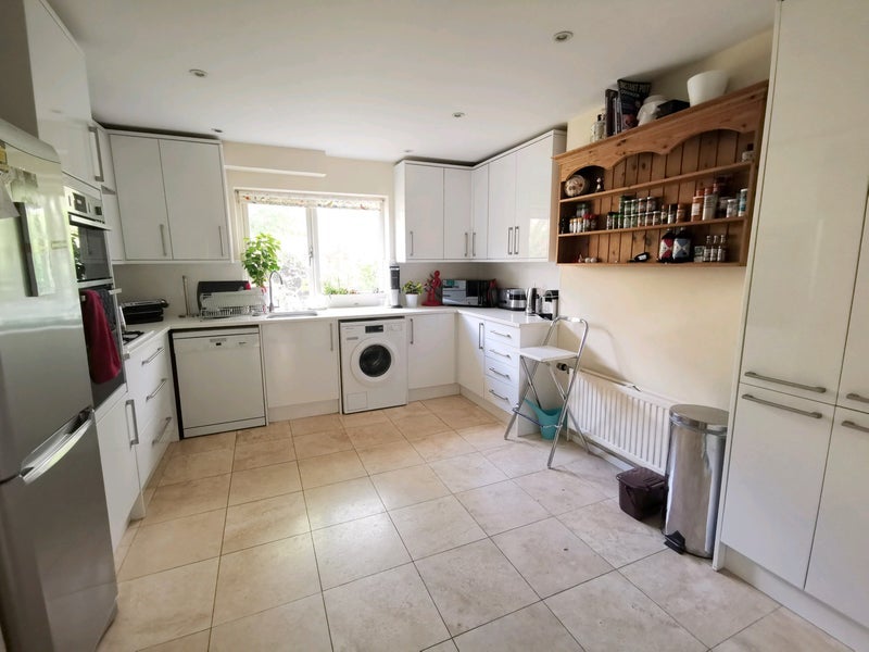 Room Canonbury Crescent in Greater London