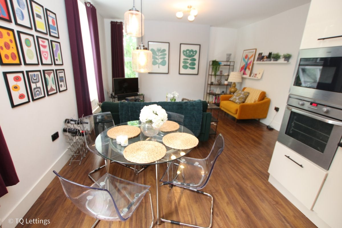 Flat The Beeches in Manchester
