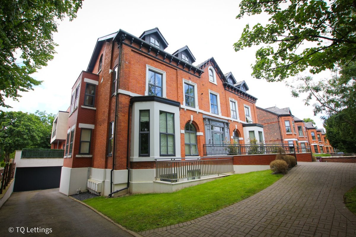 Flat The Beeches in Manchester
