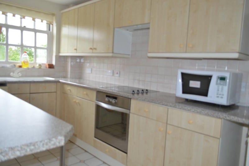 Flat Cheddar Close in Greater London