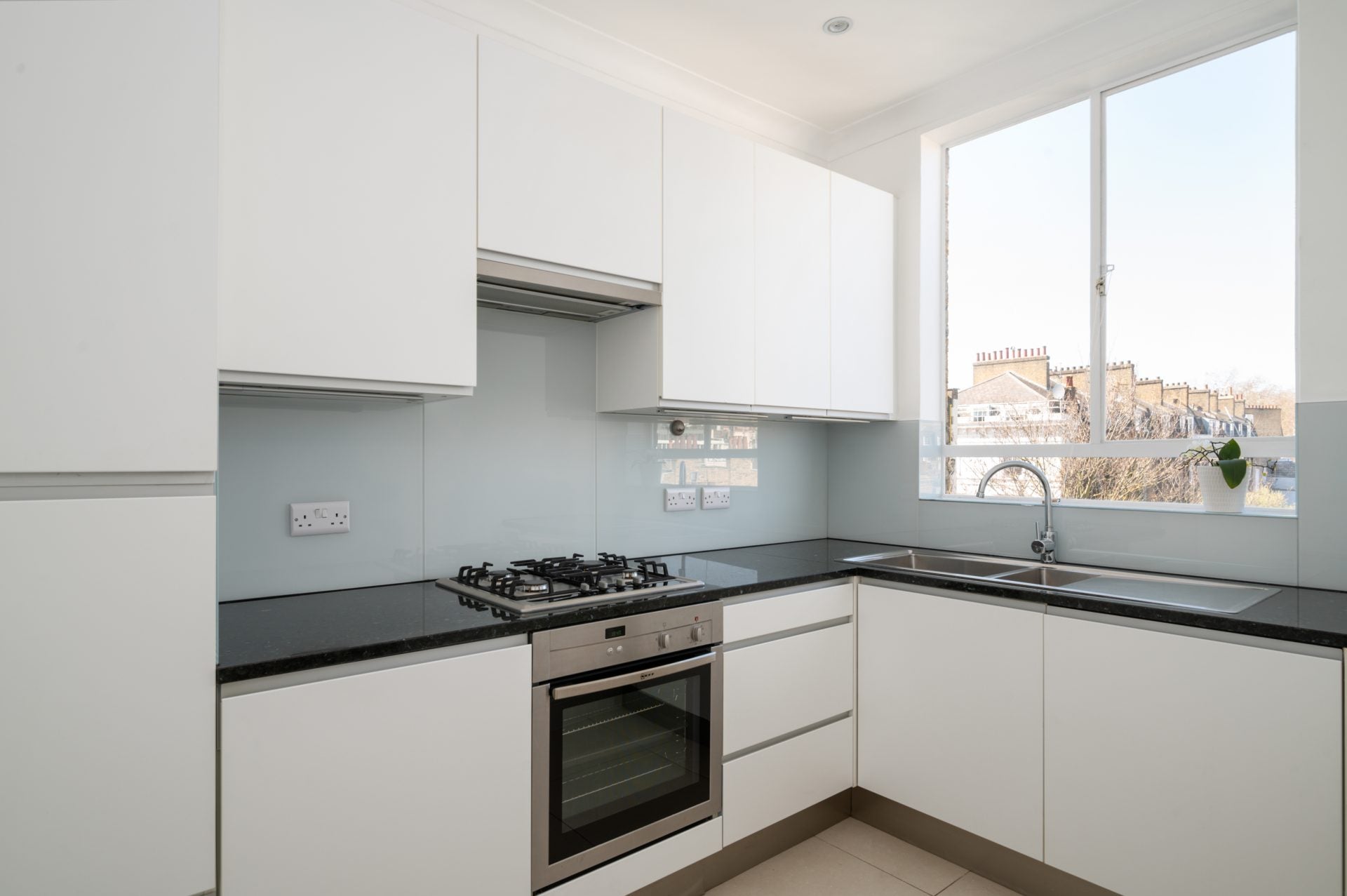 Flat Warwick Square in London