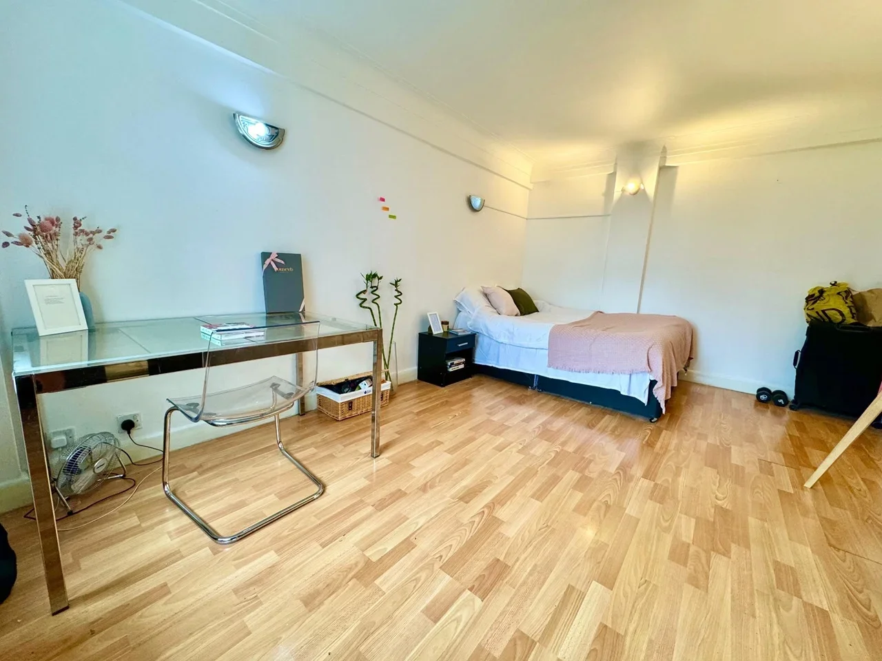 Room Park West Place in City of Westminster