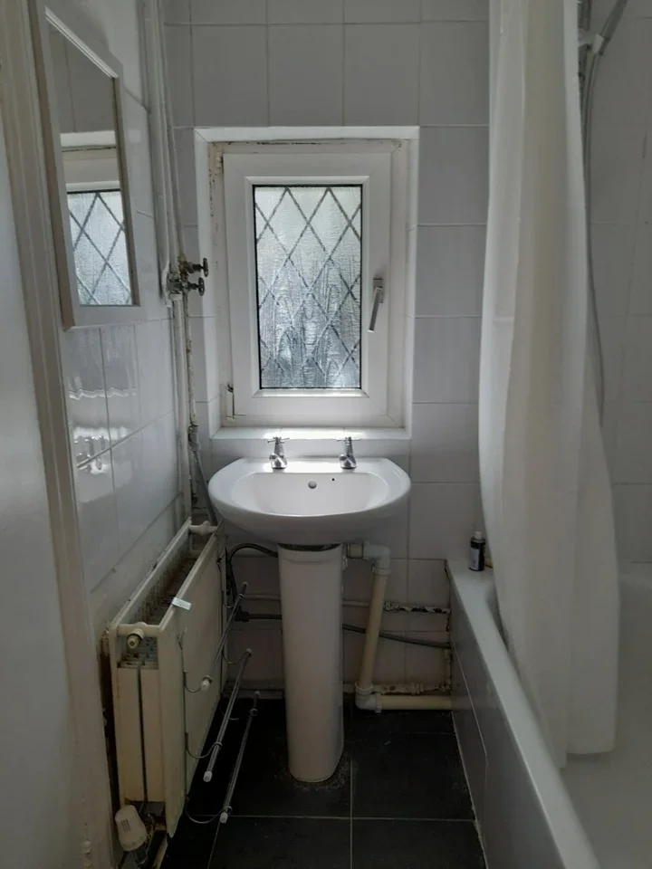 Flat Willoughby Road in Greater London
