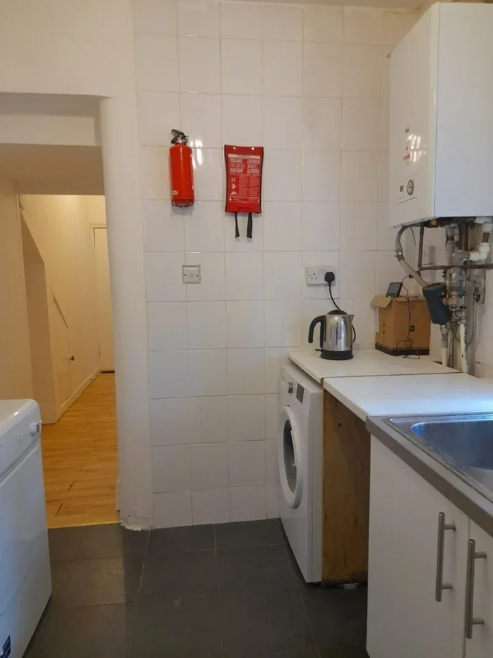 Flat Willoughby Road in Greater London