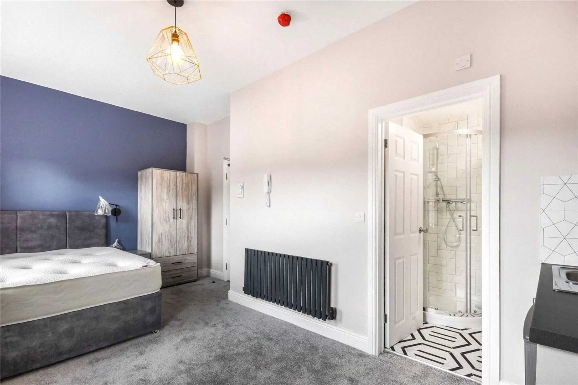 Room Taybridge Road in Greater London