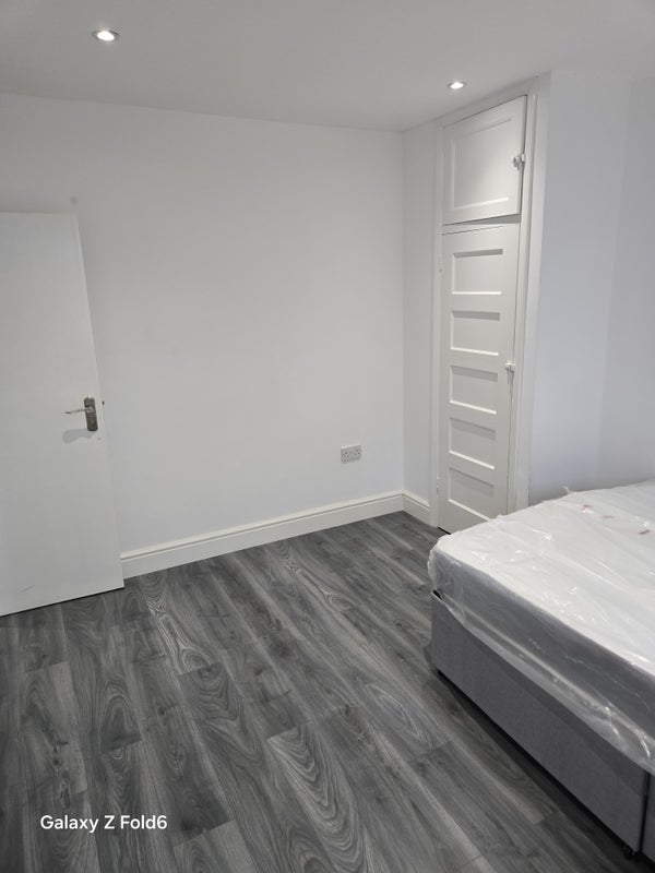 Room Brockman Rise in Greater London
