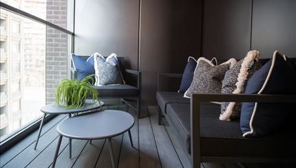 Flat Ponton Road in Greater London