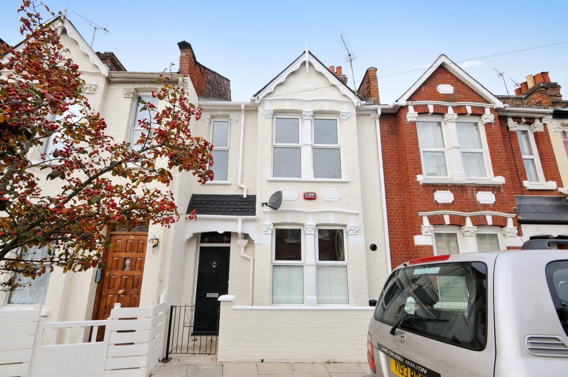 House Thorpebank Road in Greater London
