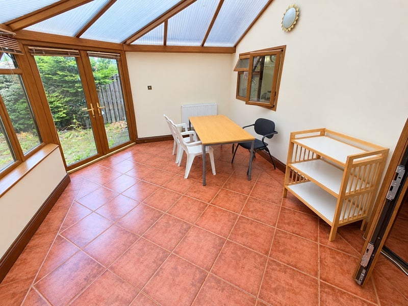 Room Abrahams Road in Crawley